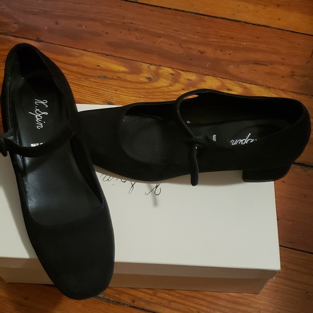 Women's shoes